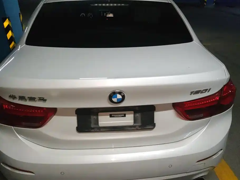BMW 1 Series 2018 Facelift 118i Sport фото 4