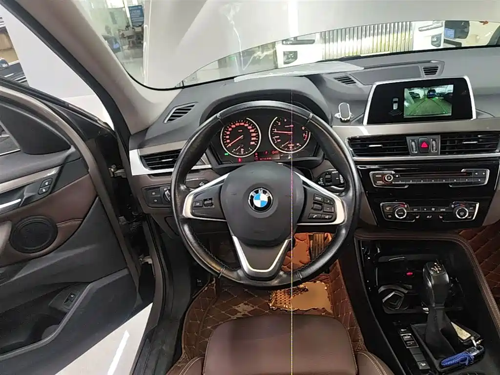 BMW X1 2018 xDrive20Li Premium Model фото 11