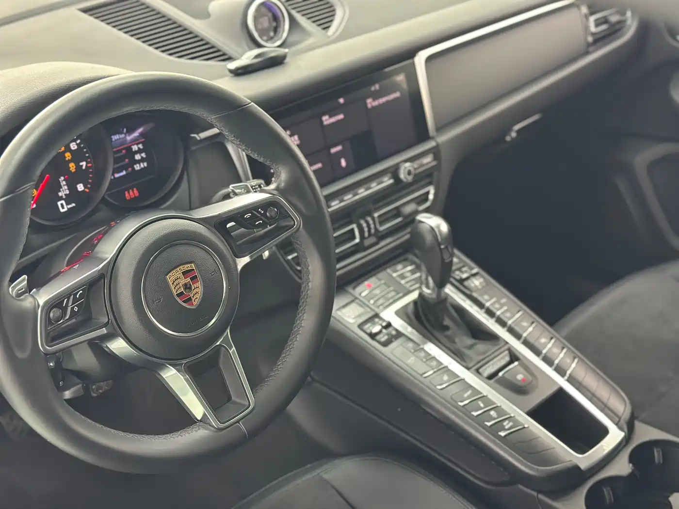 Porsche Macan 2018 Macan 2.0T фото 6