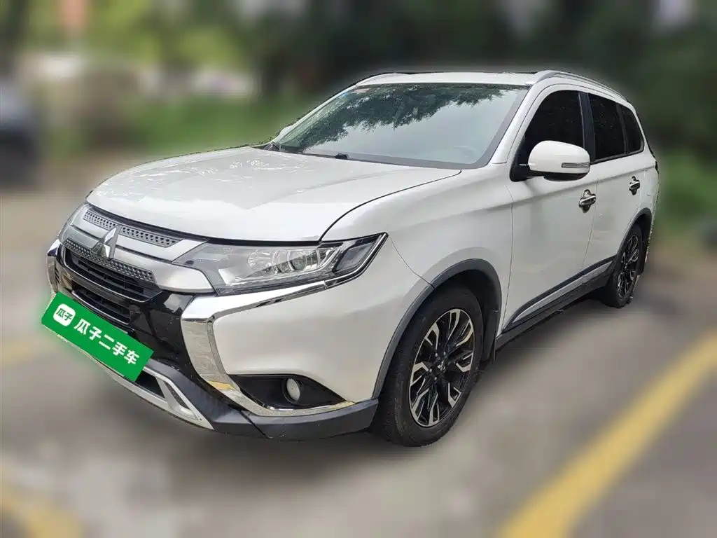Mitsubishi Outlander 2019 2.0L 2WD Enjoy 5-Seater China VI фото 2