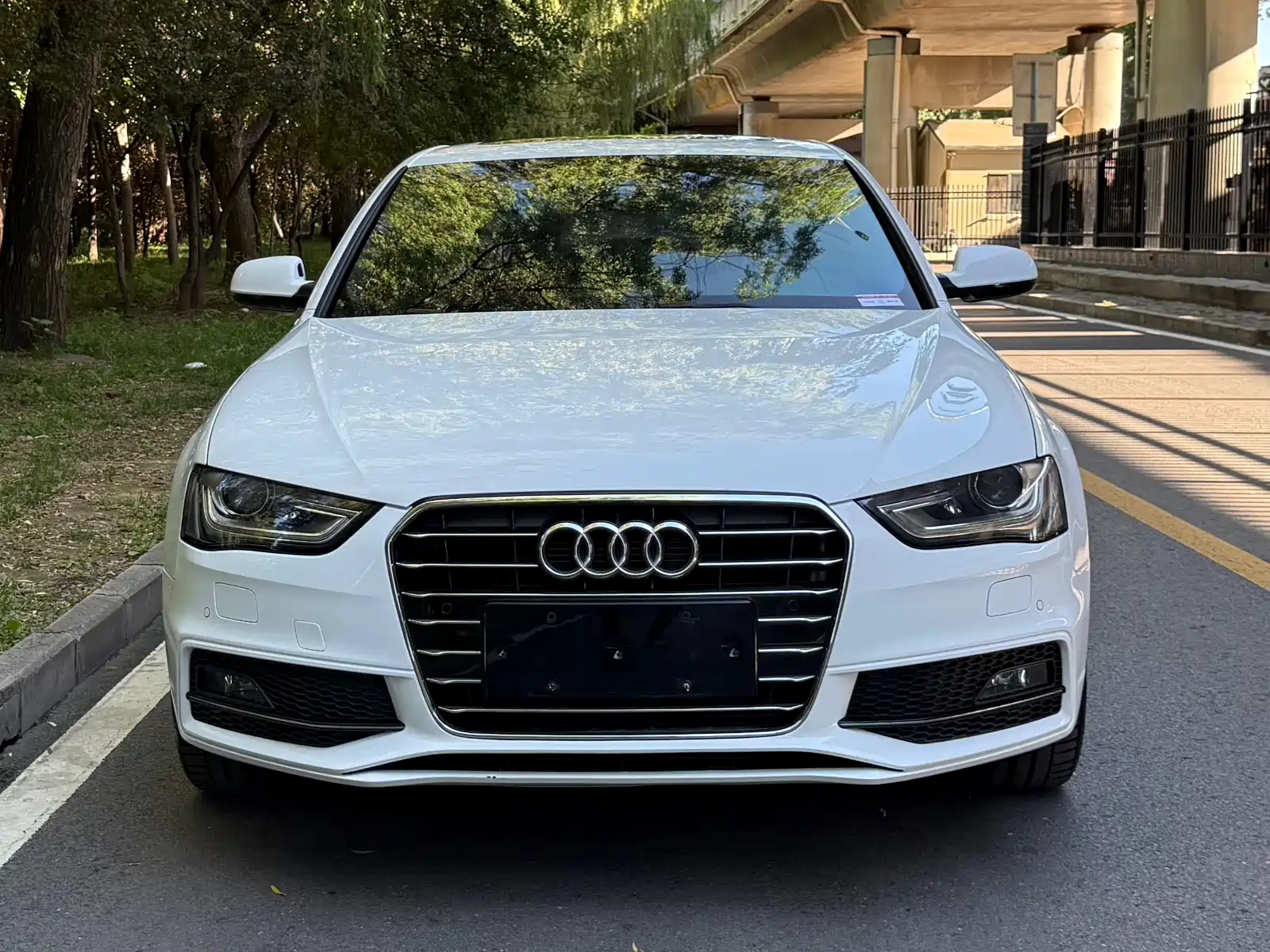 Фото 2 - Audi A4L