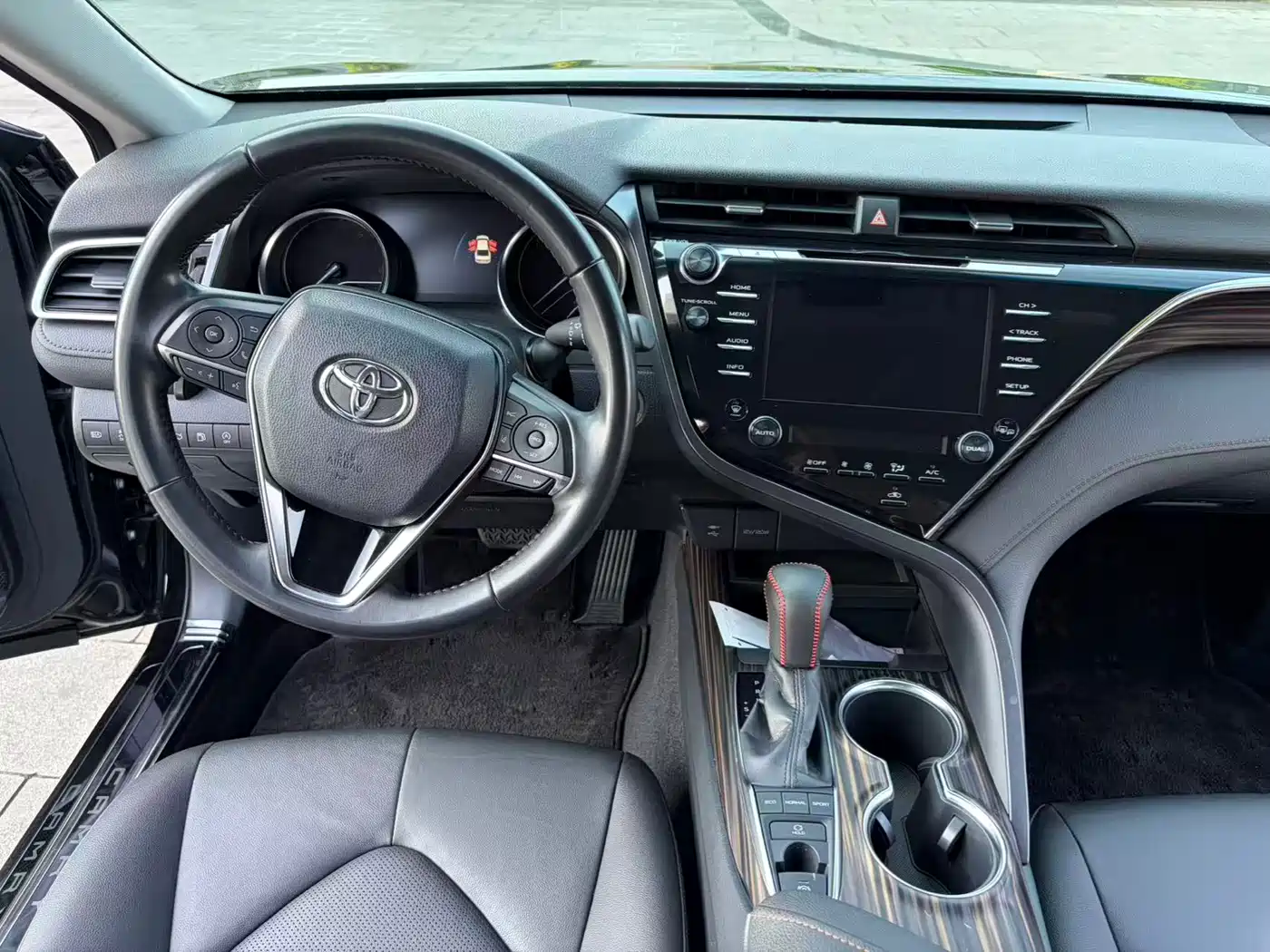 Toyota Camry 2018 2.5G Luxury Edition фото 11