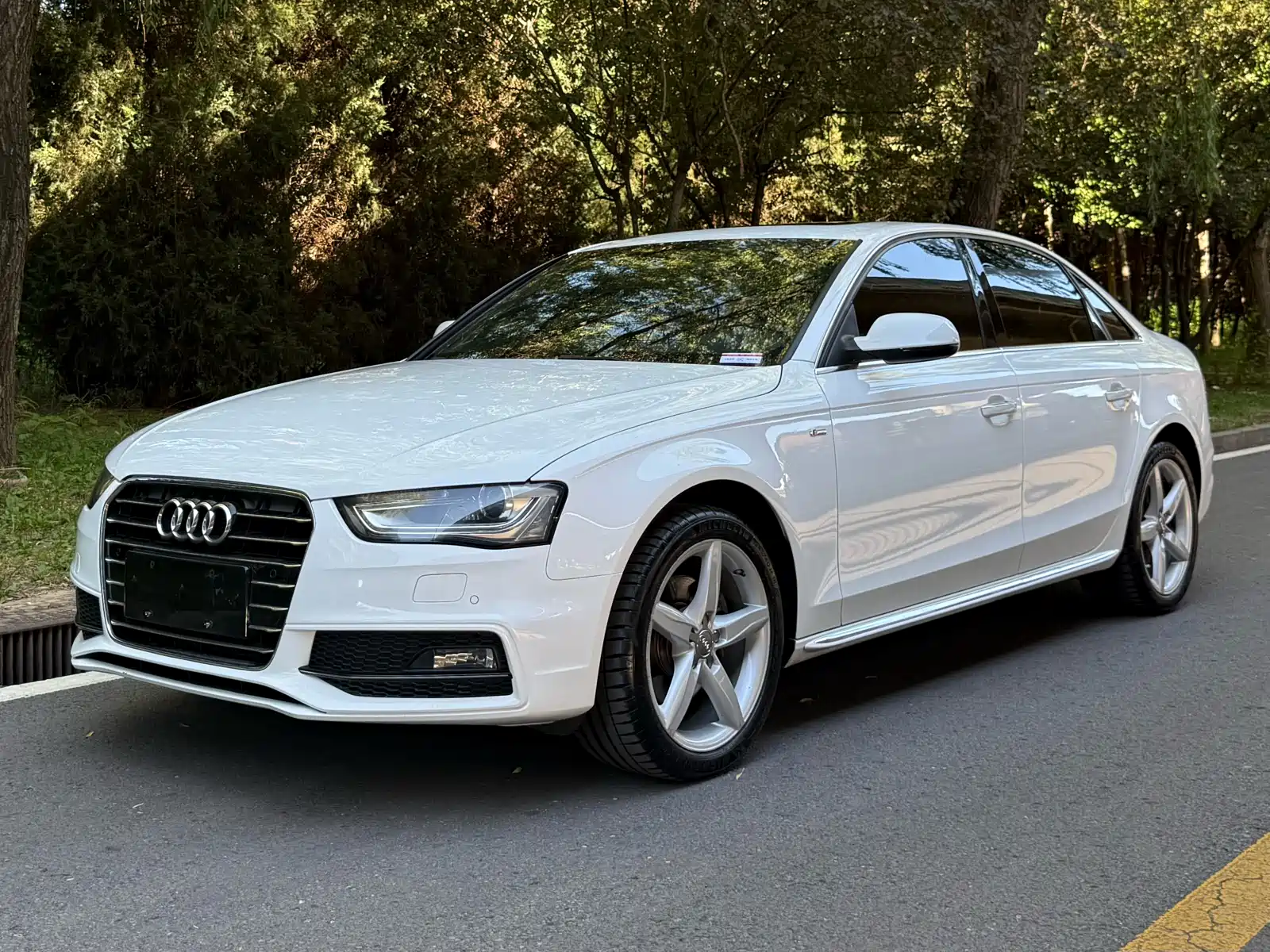 Фото 1 - Audi A4L