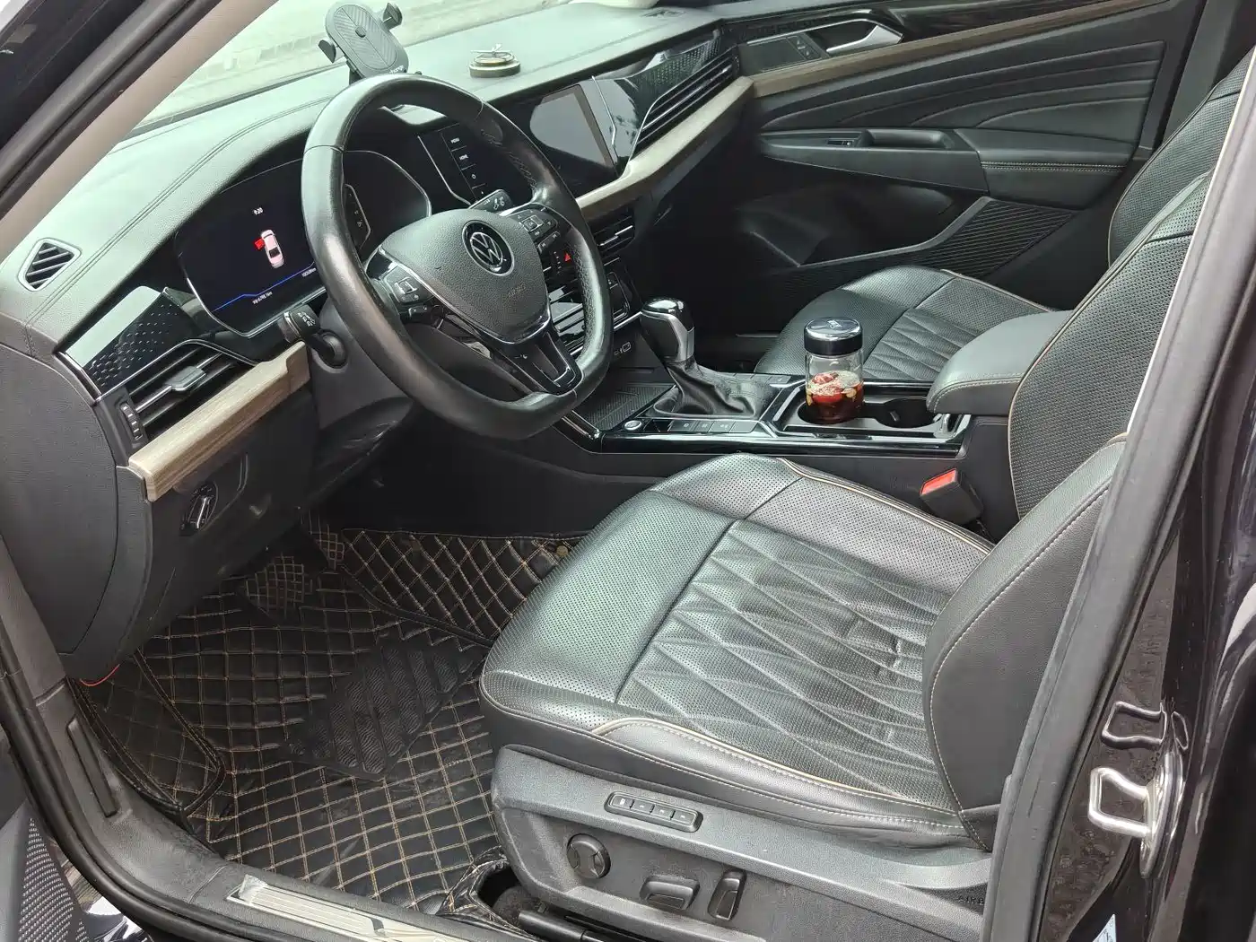 Photo 9 - Volkswagen Passat