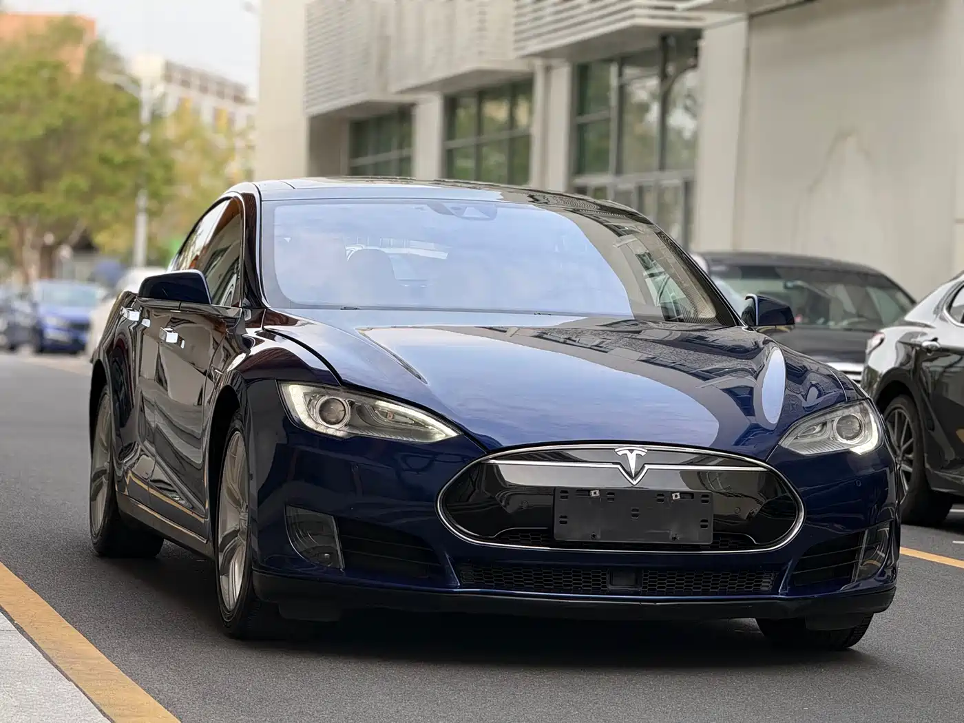 TESLA MODEL S