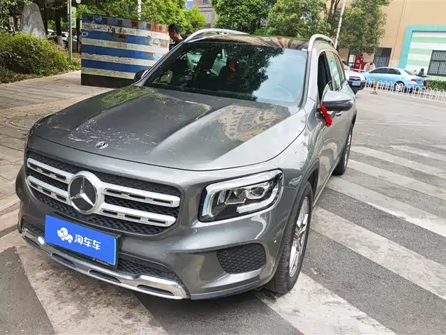 MERCEDES-BENZ GLB