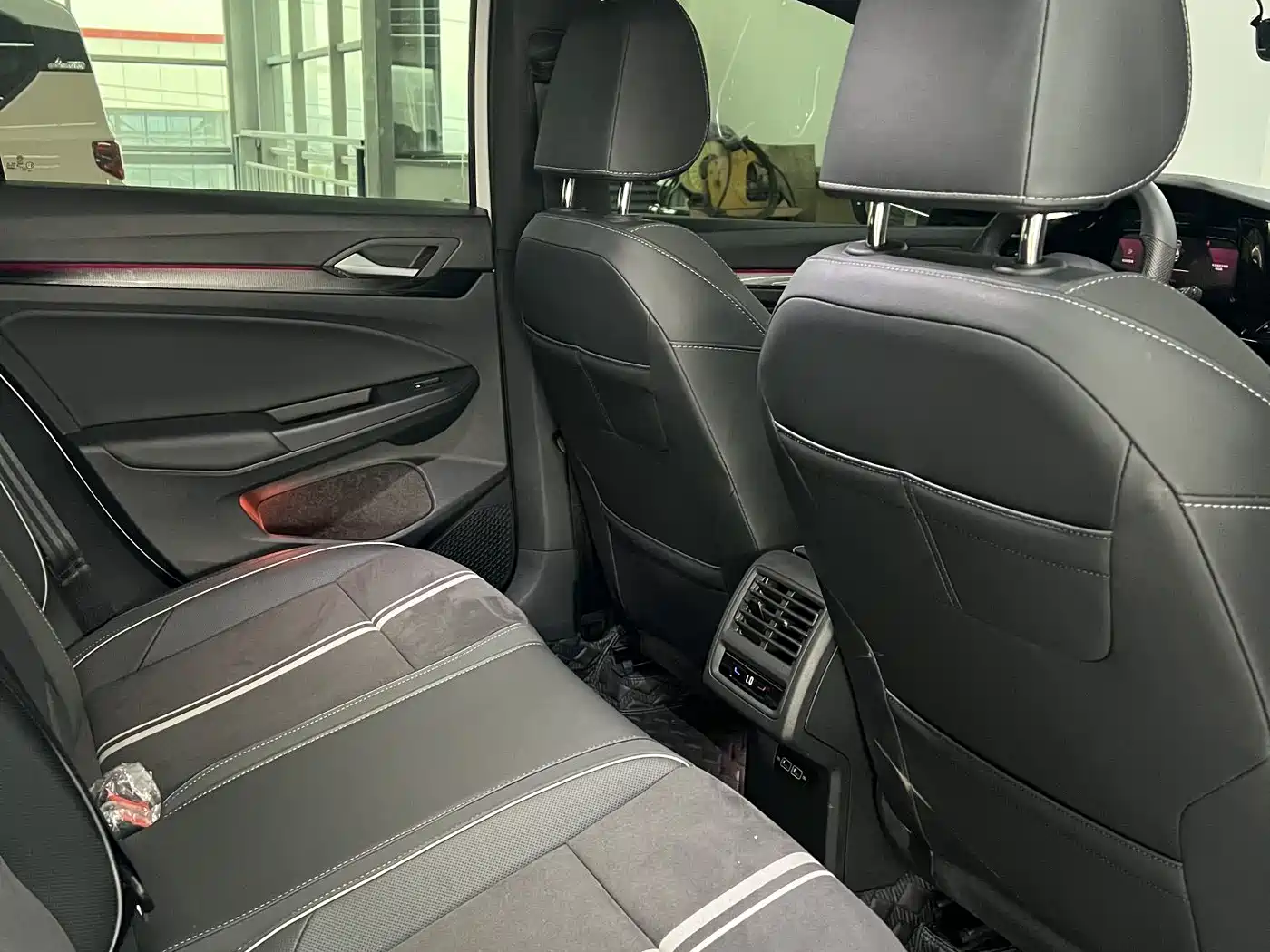 Volkswagen Golf 2023 Facelift 280TSI DSG R-Line Lite фото 9