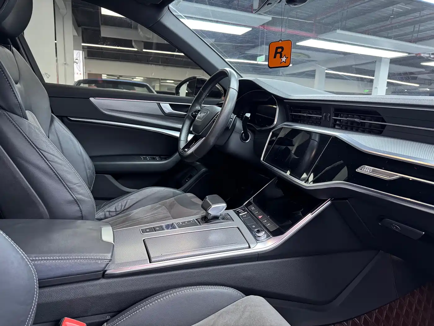 Audi A6L 2021 40 TFSI Luxury Sport фото 16
