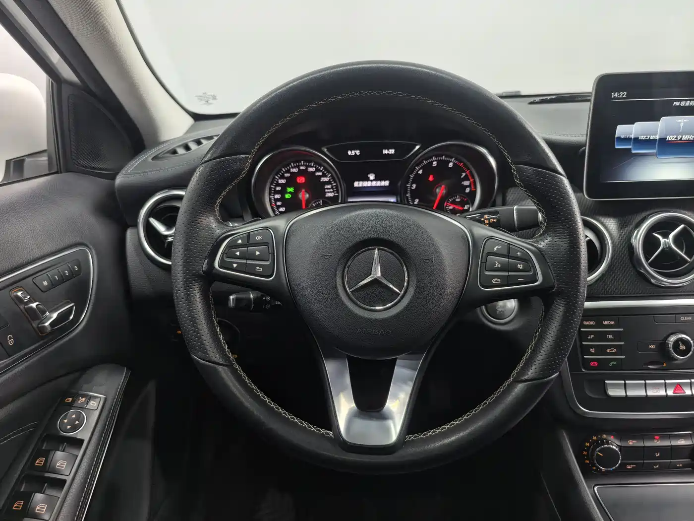 Mercedes-Benz GLA 2018 GLA 200 Fashion фото 7