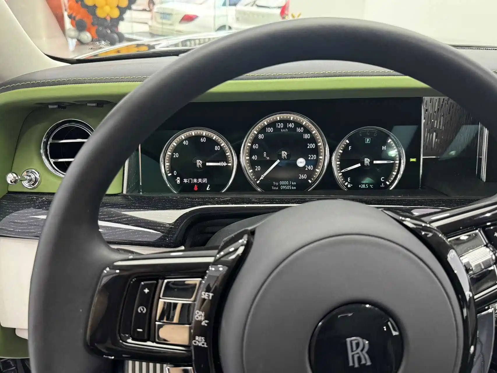 Фото 18 - Rolls-Royce Phantom