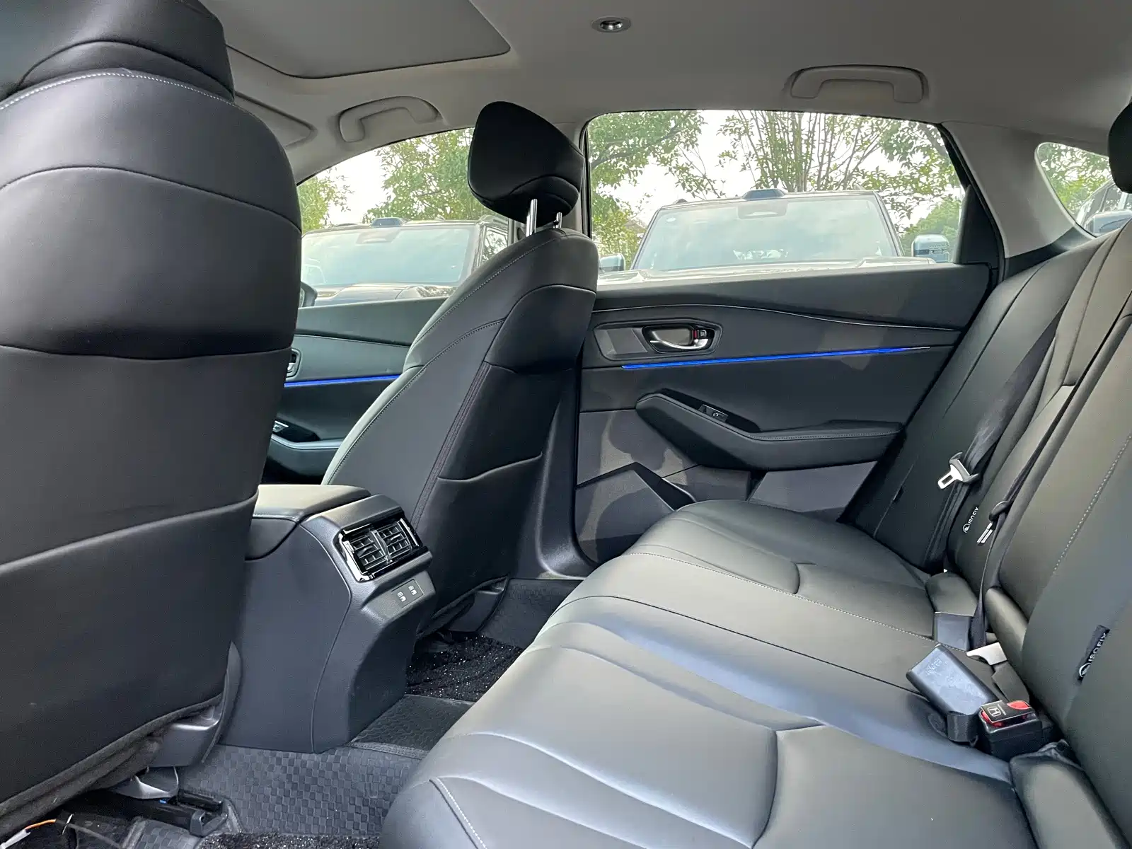 Фото 7 - Honda Accord