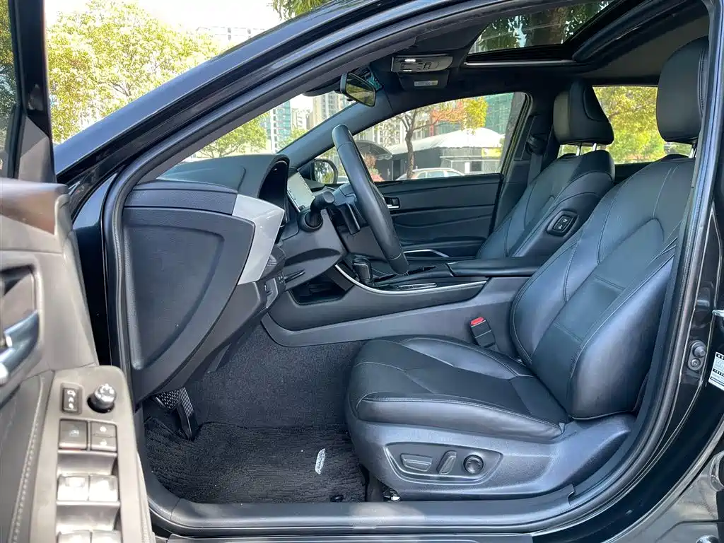 Toyota Avalon 2021 2.5L Luxury Edition фото 4