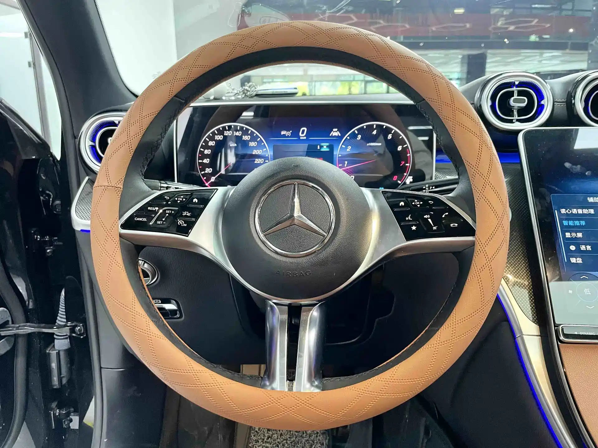 Фото 18 - Mercedes-Benz GLC