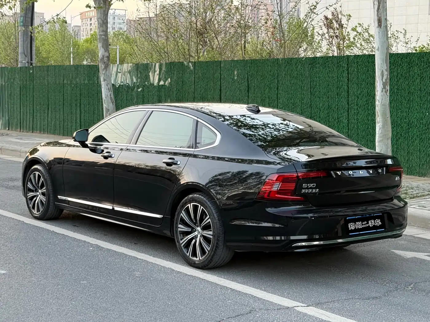 Volvo S90 2021 Model B5 Momentum Luxury Edition фото 4