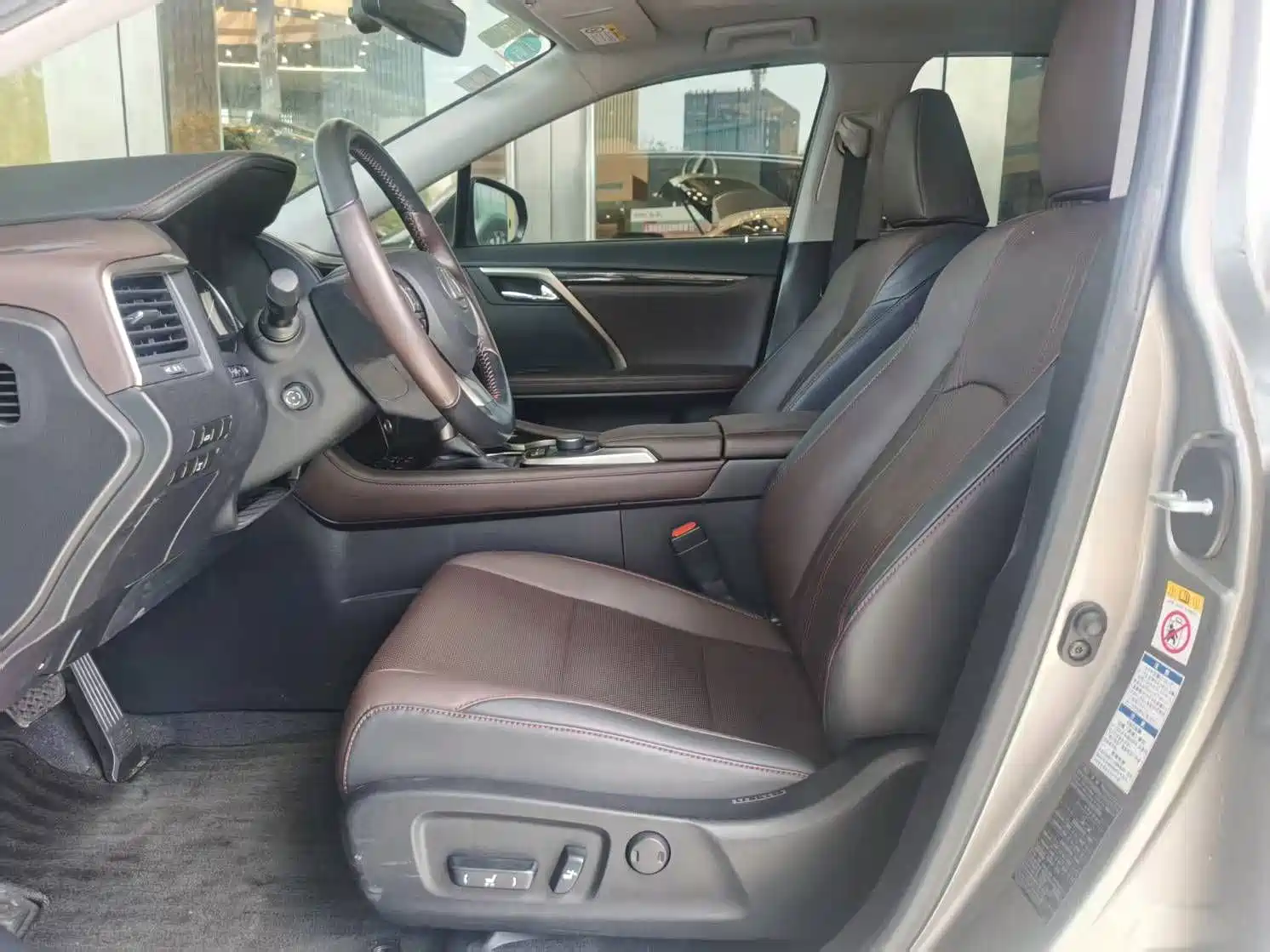 Фото 7 - Lexus RX