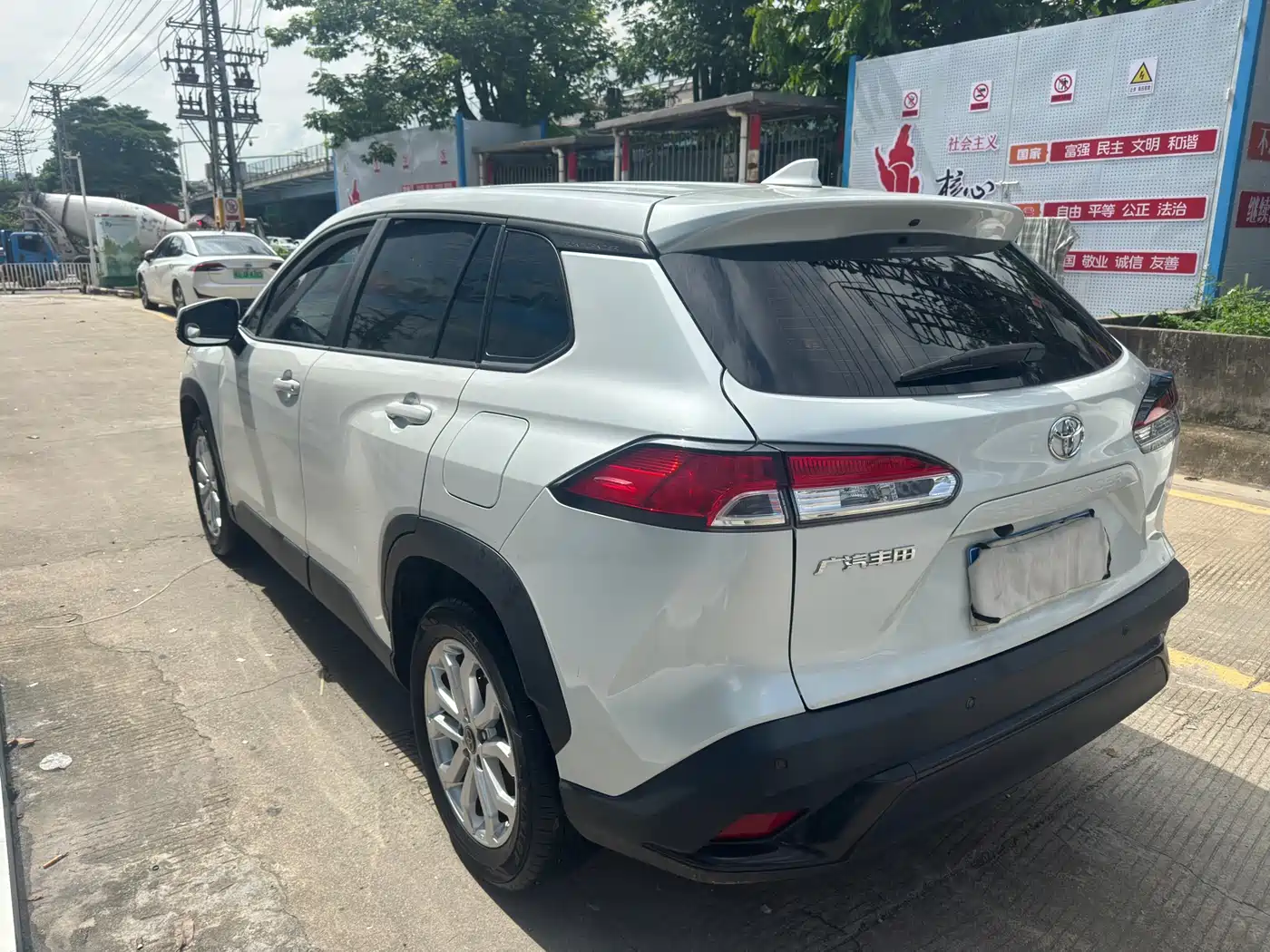 Toyota Frontlander 2023 2.0L CVT Elite Edition фото 10