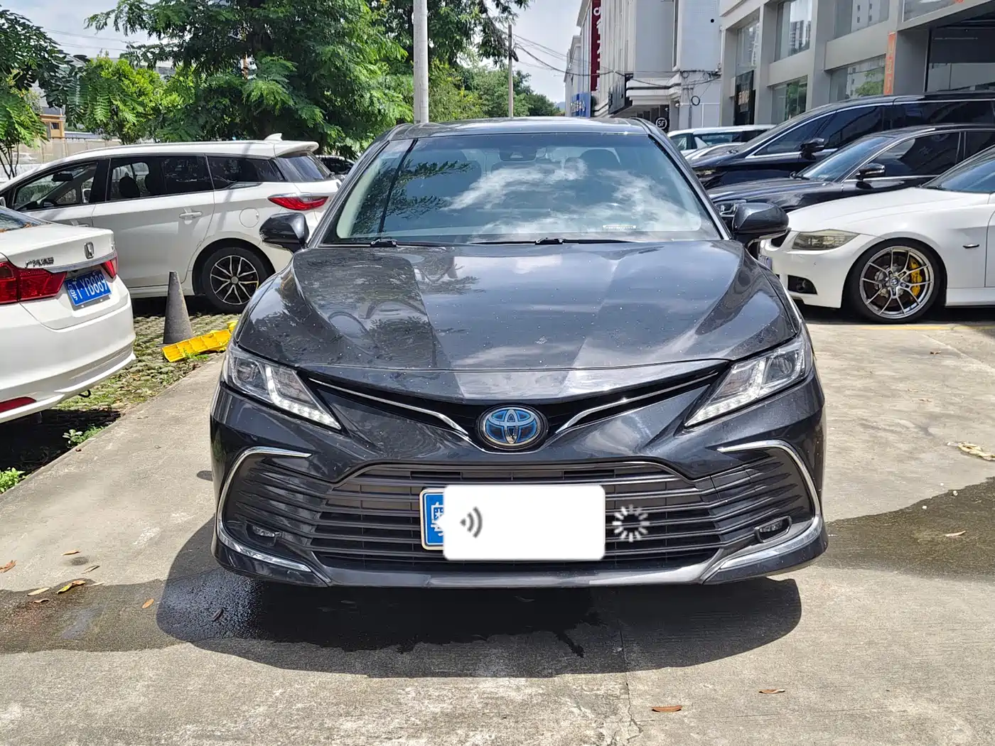 Toyota Camry 2021 Hybrid 2.5HGVP Leading Edition фото 2