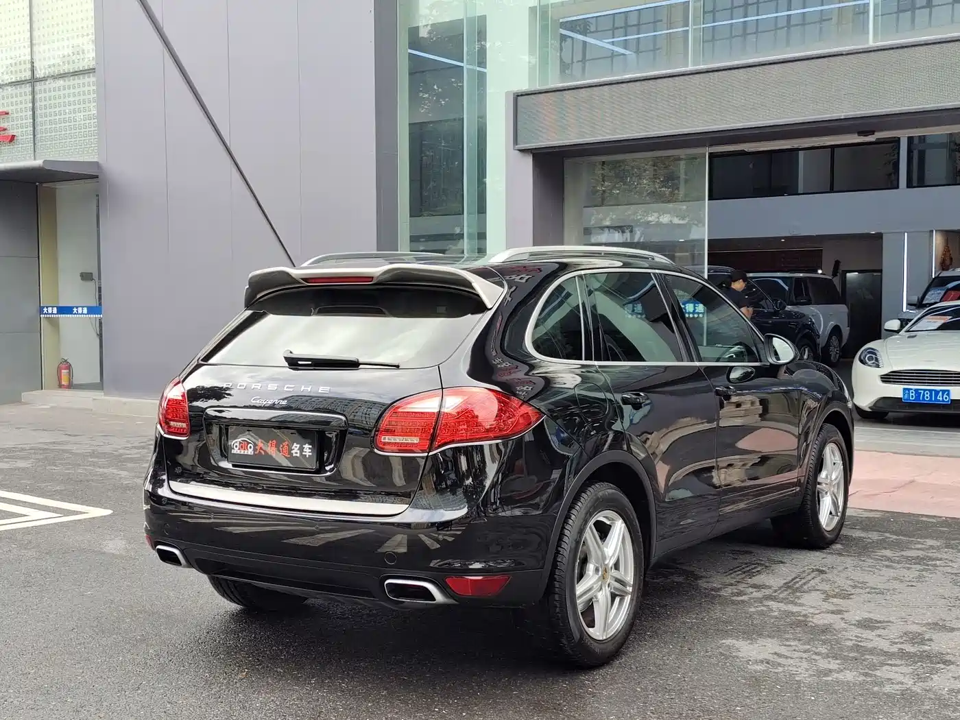 Porsche Cayenne 2014 Cayenne Platinum Edition 3.0T фото 3