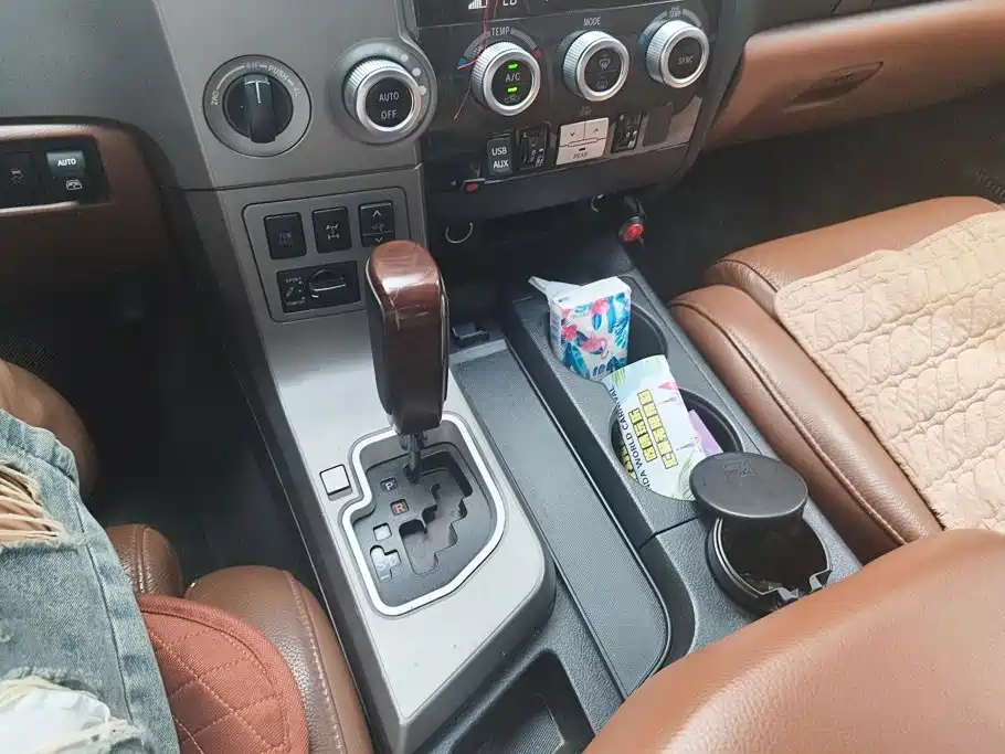Toyota Sequoia 2012 2010 5.7 Platinum Edition