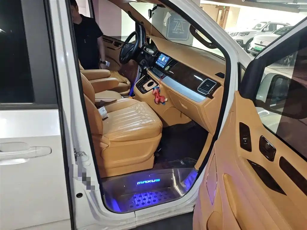 SAIC Maxus Maxus G10 2016 2.0T Automatic Elite фото 20