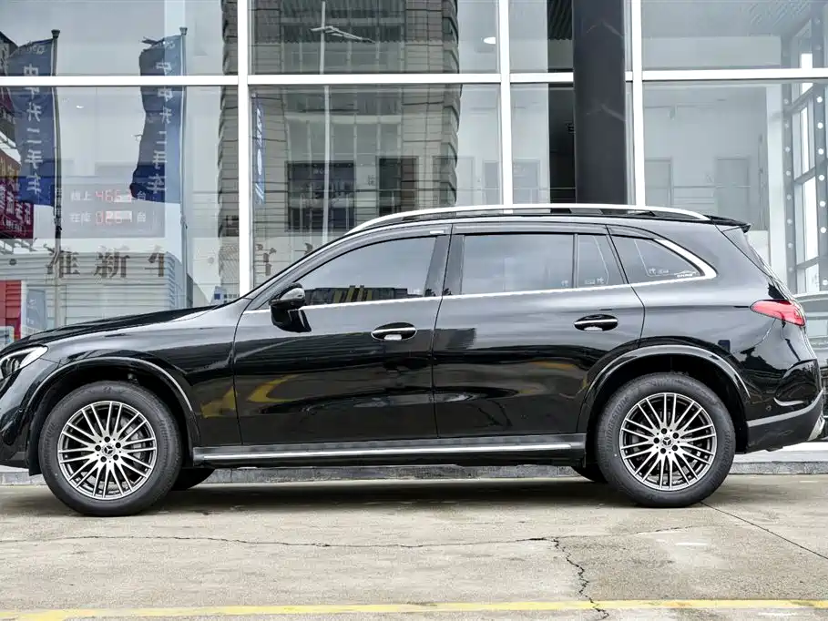 Mercedes-Benz GLC 2023 Facelift GLC 300 L 4MATIC Sport 5-Seater фото 3