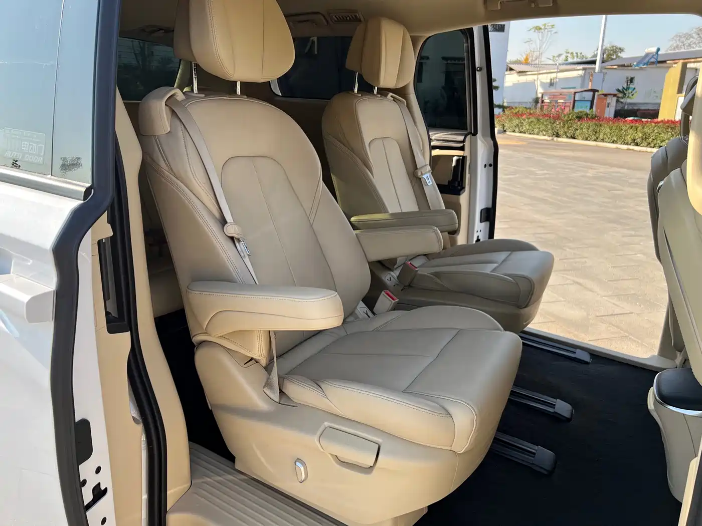 Buick GL8 2023 ES Landmaster Exclusive фото 10