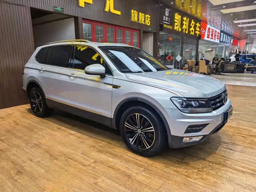 Volkswagen Tiguan L 2019 330TSI Automatic 2WD Panorama Comfort Edition China VI фото 3