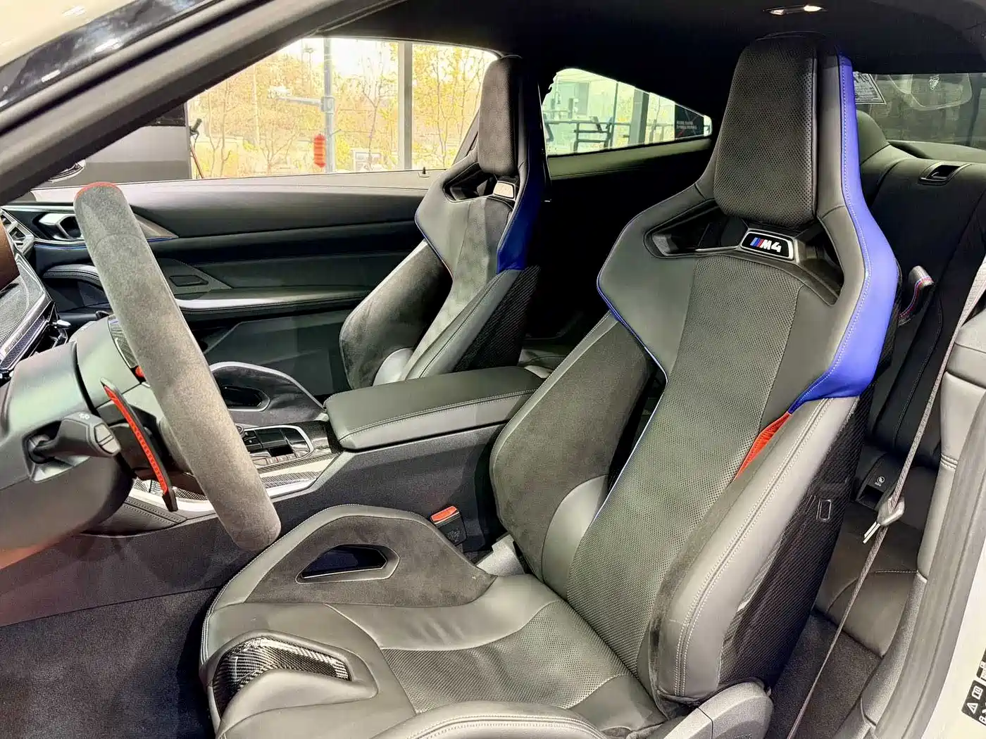 BMW M4 2024 BMW M4 Coupe M xDrive Competition фото 6