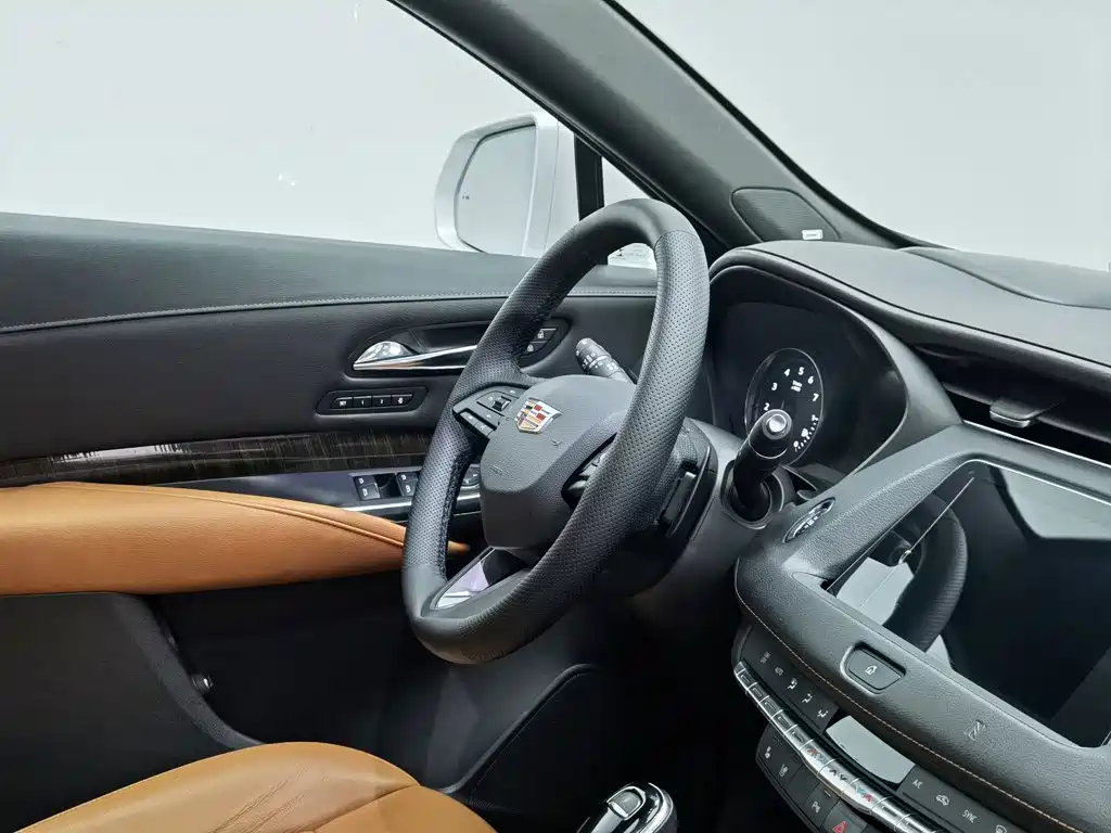 Фото 22 - Cadillac XT4