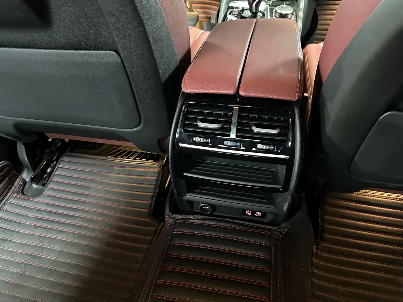 BMW 5 Series 2022 Model Second Facelift 525Li M Sport Package фото 8