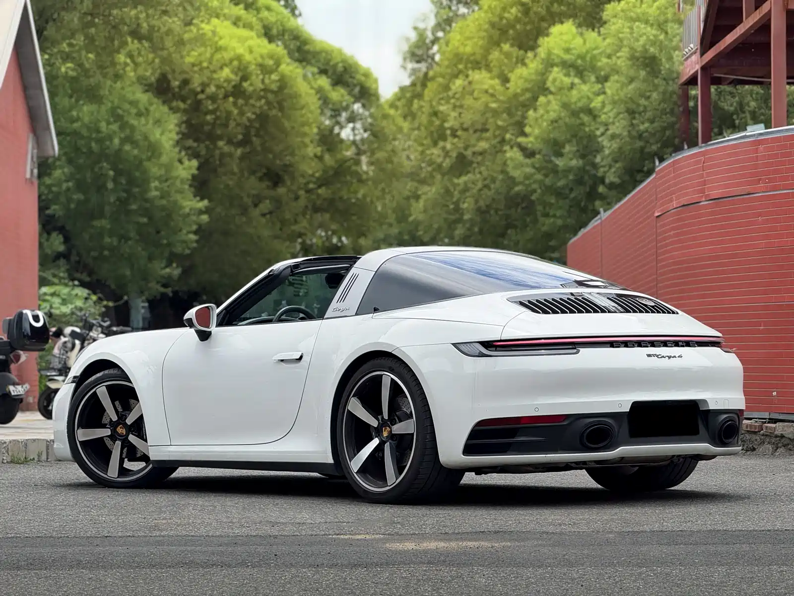 Photo 4 - Porsche 911