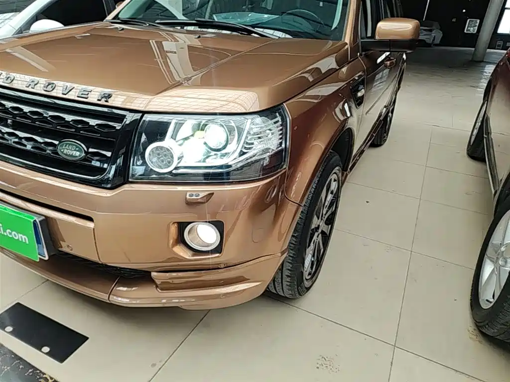 Land Rover Freelander 2 2015 2.0T Si4 HSE Luxury Collector's Edition фото 24