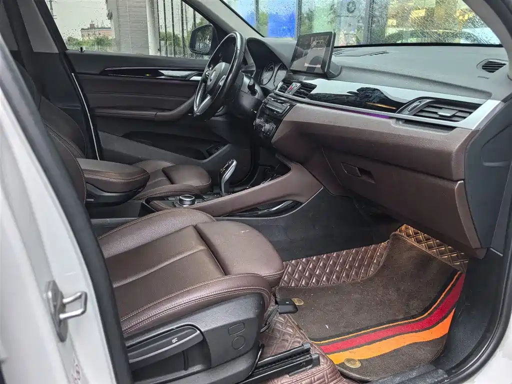 BMW X1 2022 sDrive25Li Leading фото 12