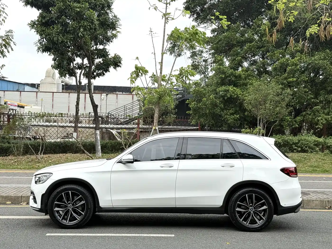 Mercedes-Benz GLC 2021 GLC 260 L 4MATIC Luxury фото 4