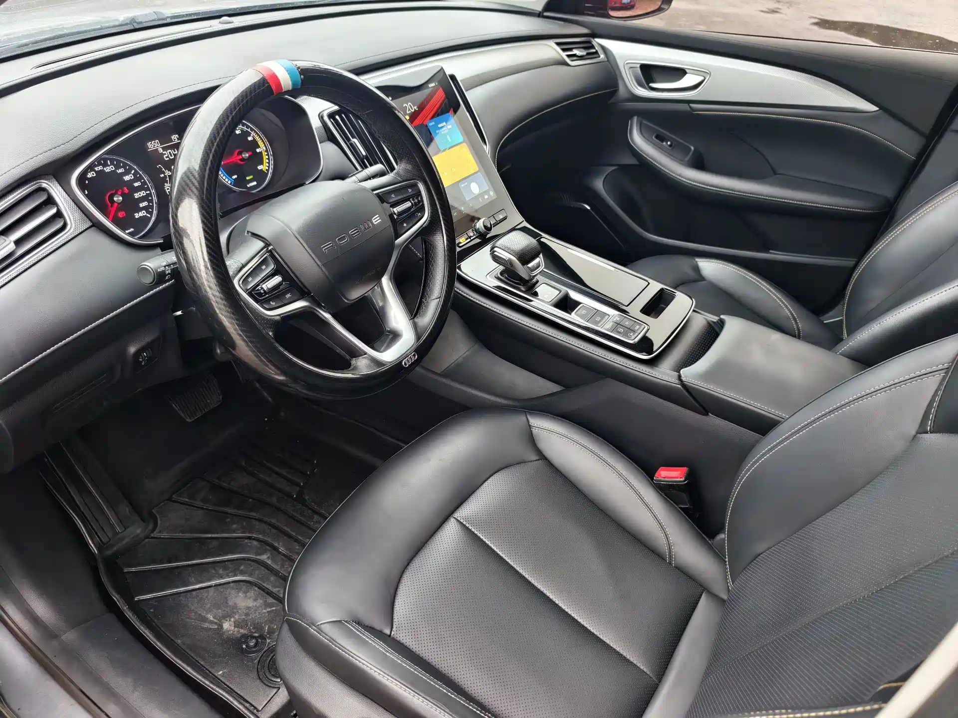 Фото 9 - Roewe i6 MAX EV