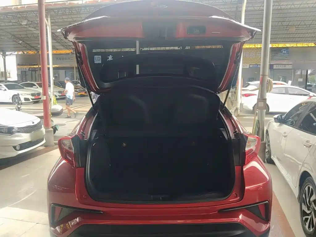 Toyota C-HR 2019 2018 2.0L Leading Edition China V