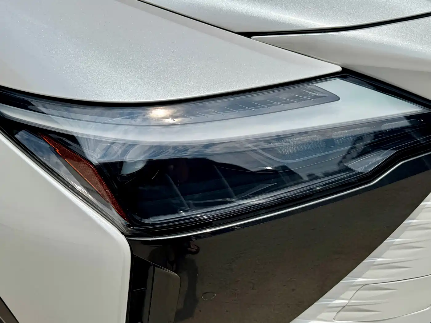 Lexus RZ 2023 2023 450e 4WD Deluxe