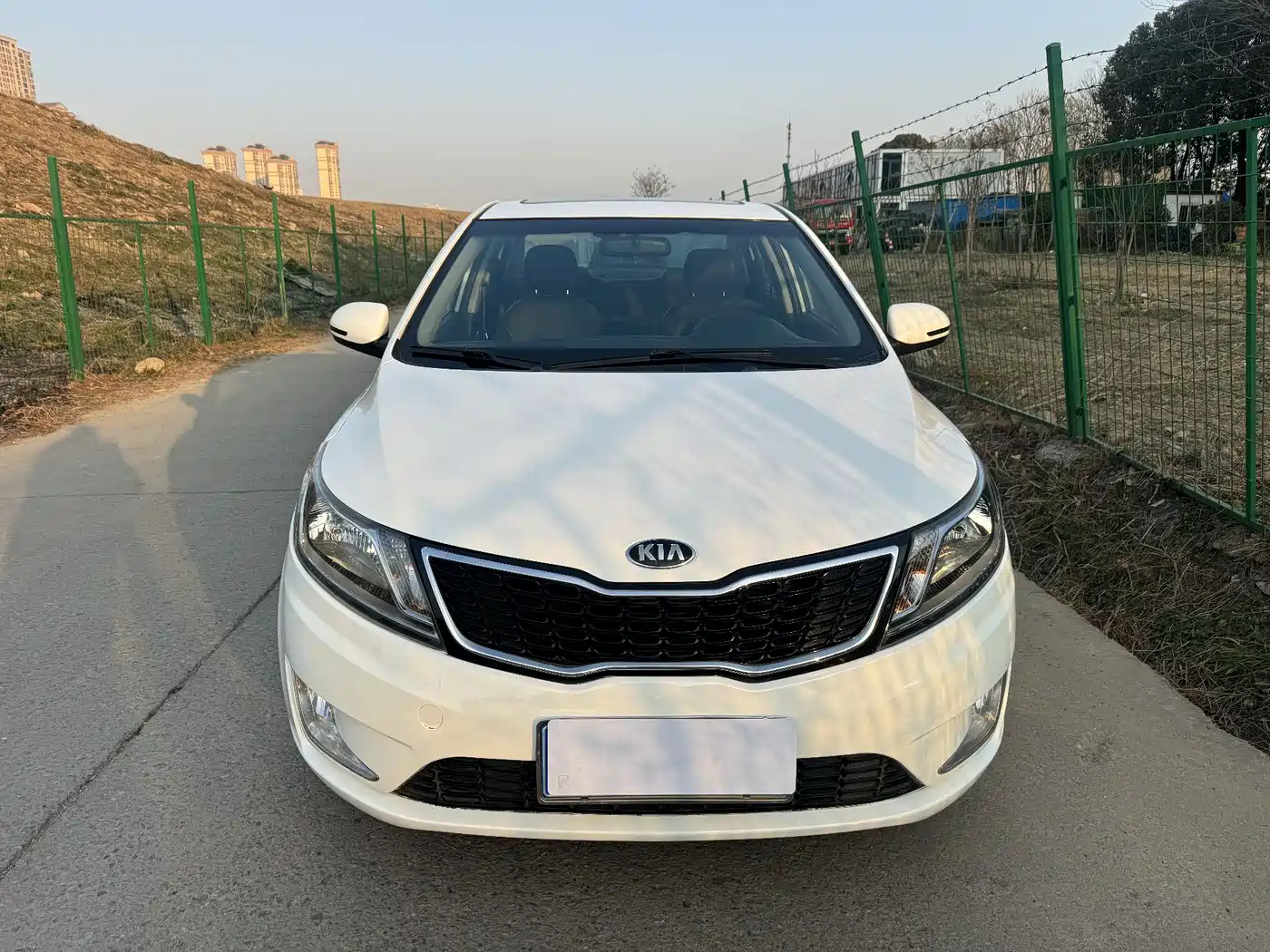 Kia K2 2012 Sedan 1.6L AT Premium Commemorative Edition фото 2
