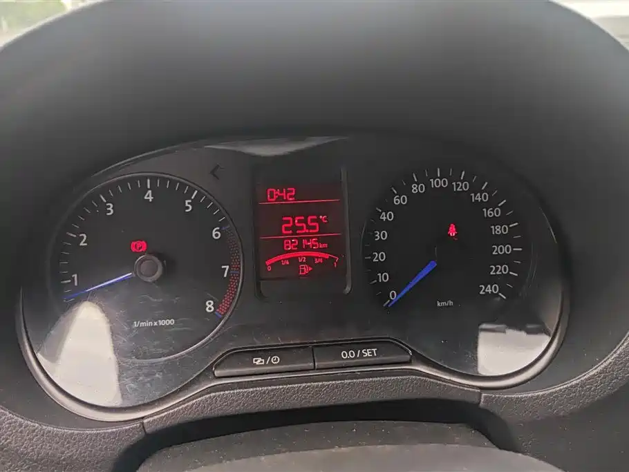 Volkswagen Polo 2013 1.4L Manual Trend Edition фото 14