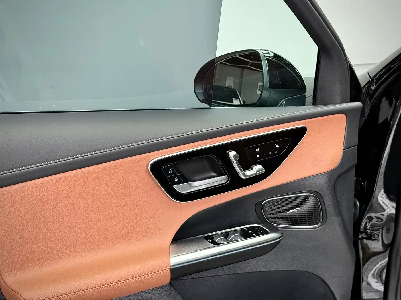 Mercedes-Benz GLC 2024 GLC 300 L 4MATIC Luxury 5-seater фото 9