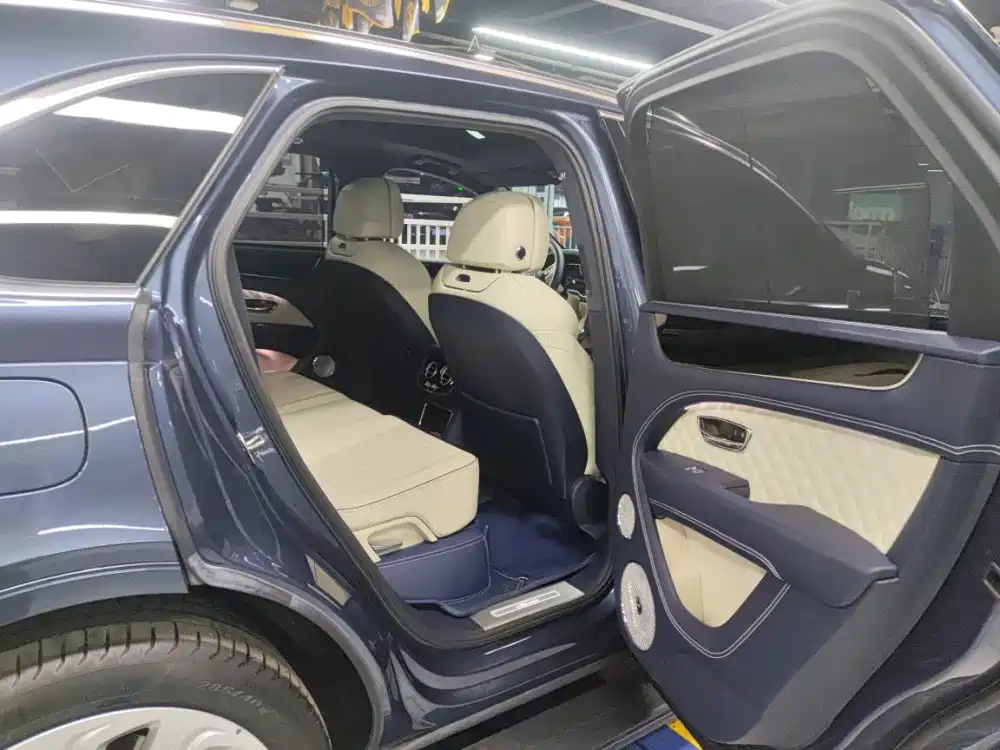 Photo 6 - Bentley Bentayga
