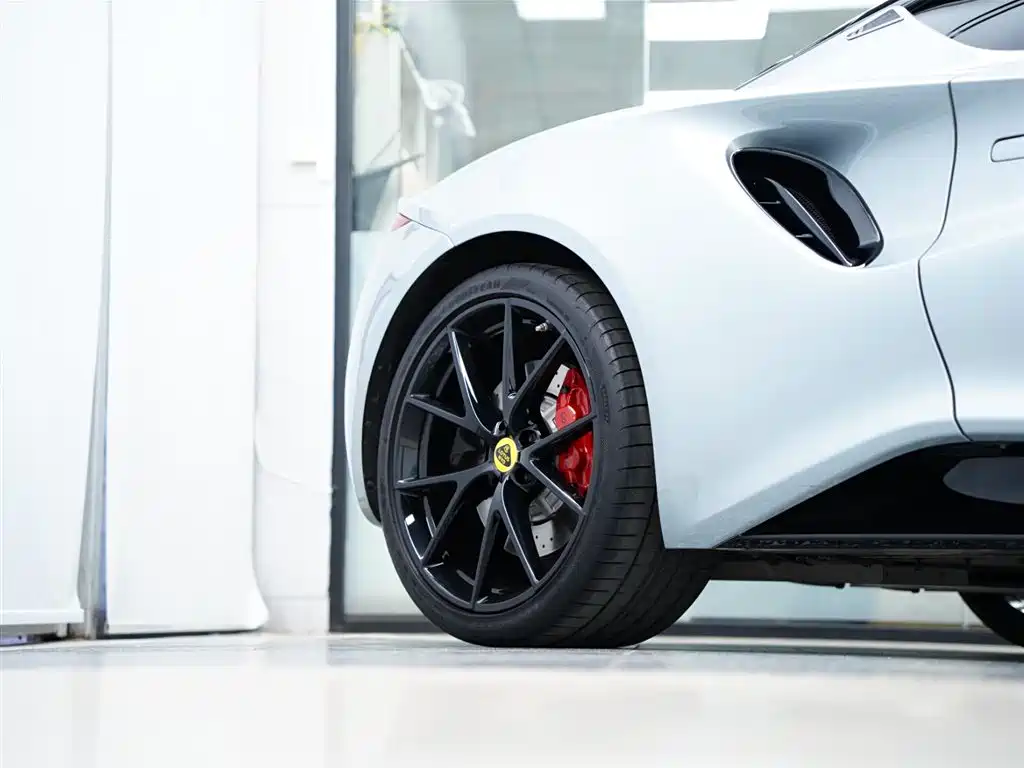Lotus Cars EMIRA 2021 2.0T DCT First Edition фото 47
