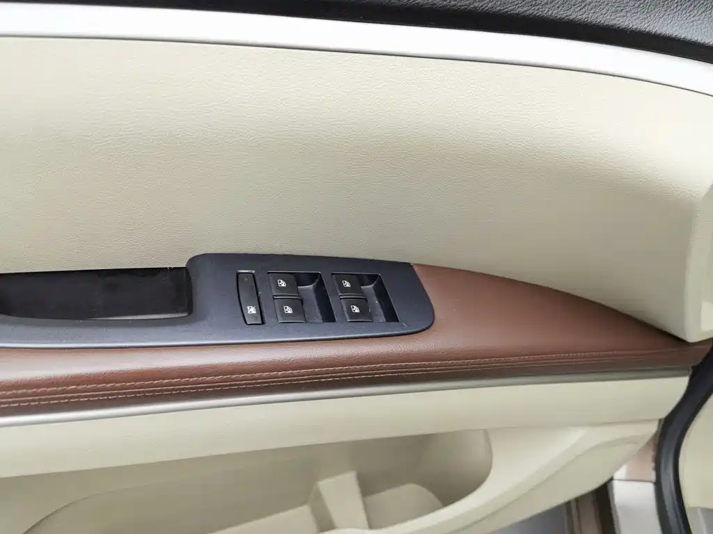 Фото 9 - Buick GL8