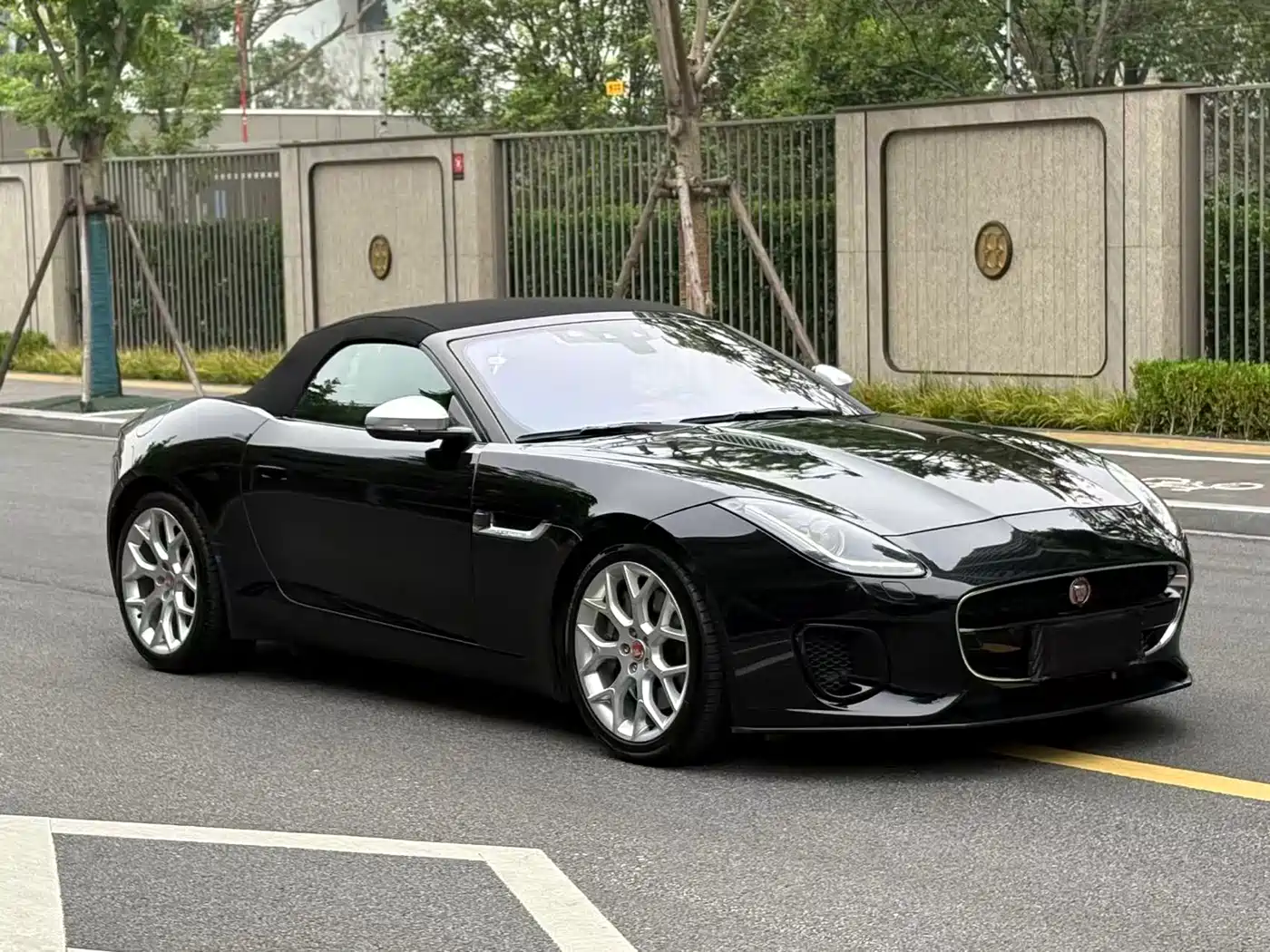 Jaguar F-TYPE 2019 3.0 SC Convertible фото 3