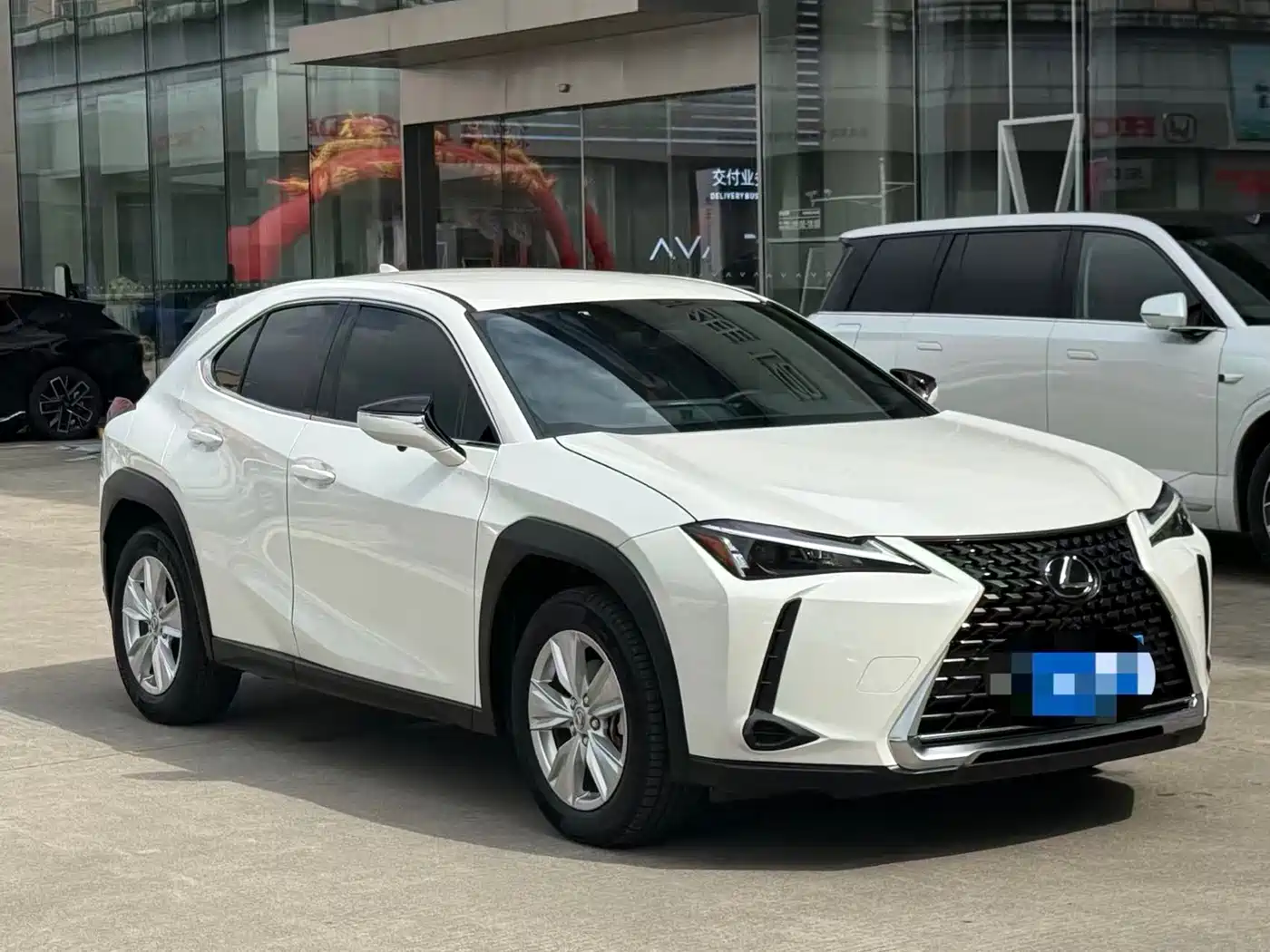 Lexus UX 2022 260h Cool Edition