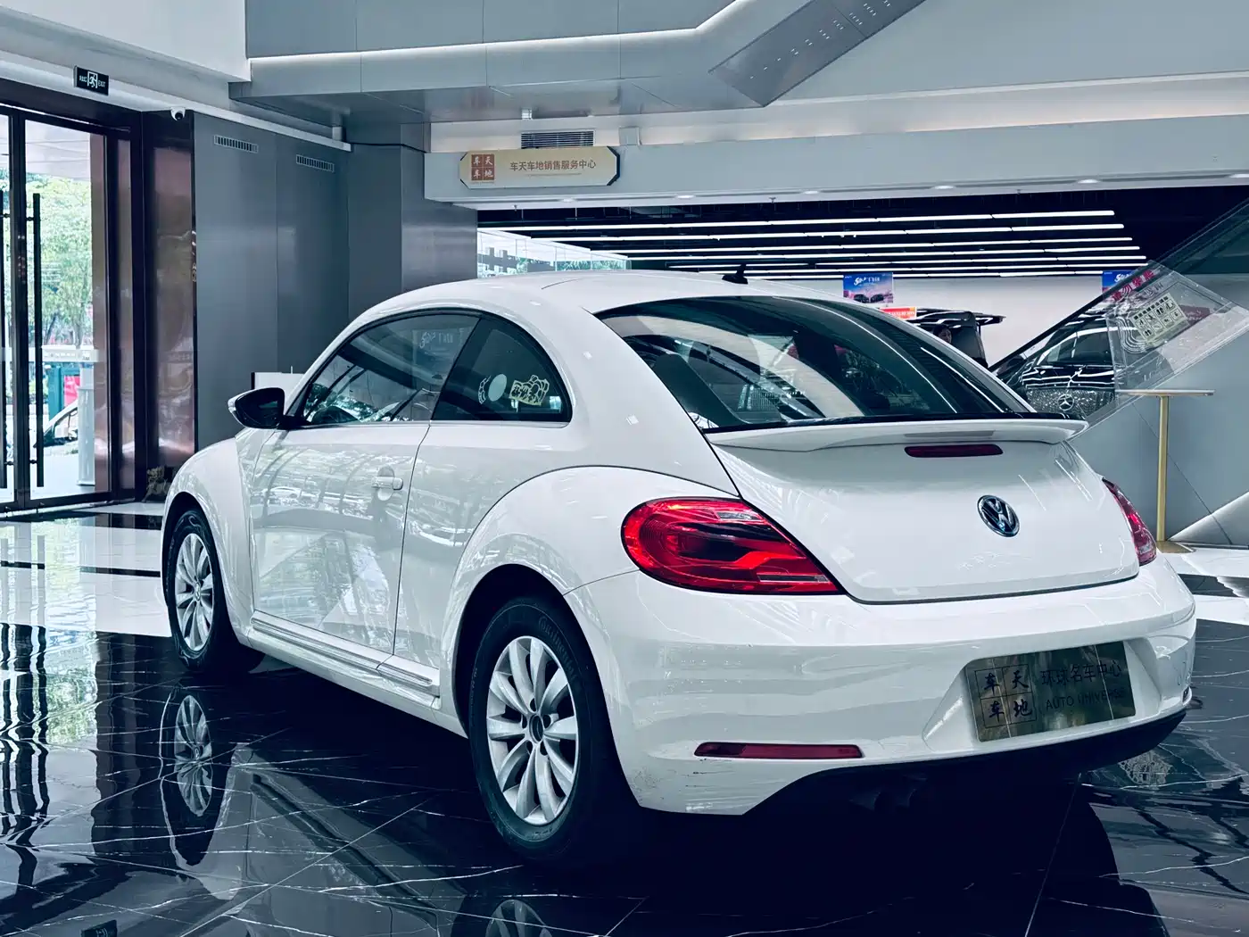 Volkswagen Beetle 2014 1.4TSI Fashion Edition фото 8