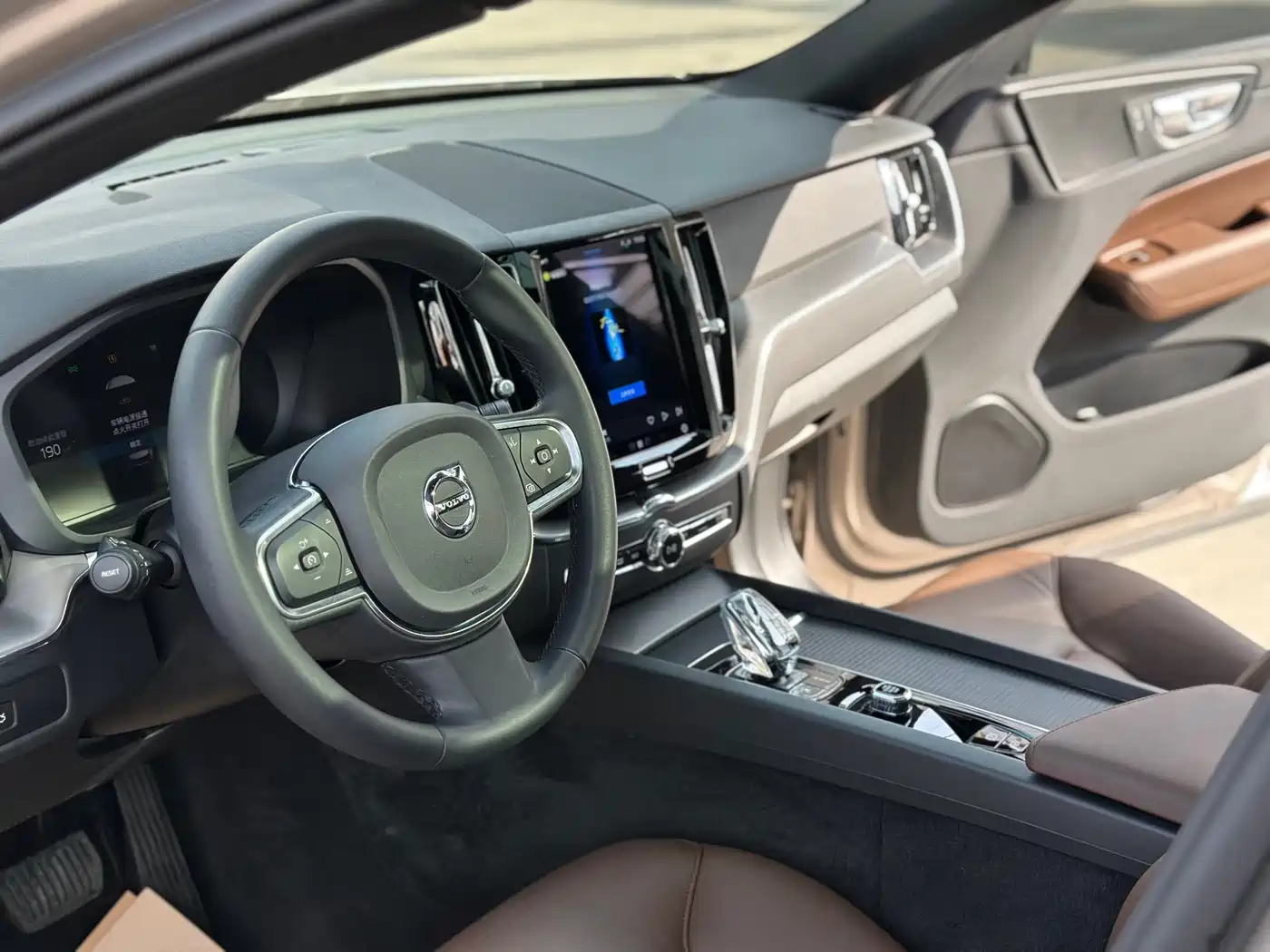VOLVO XC60