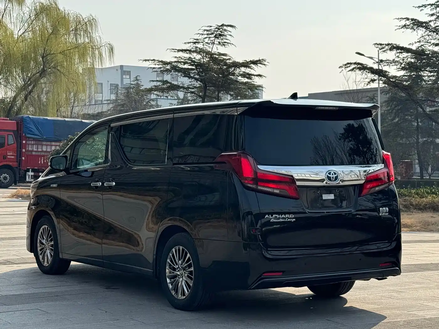 Toyota Alphard 2020 Hybrid 2.5L Premium Edition фото 14