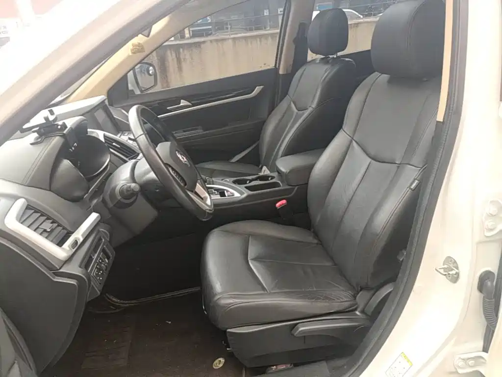 Dongfeng Aeolus Dongfeng Fengshen AX7 2015 2015 2.0L Automatic Smart Ease