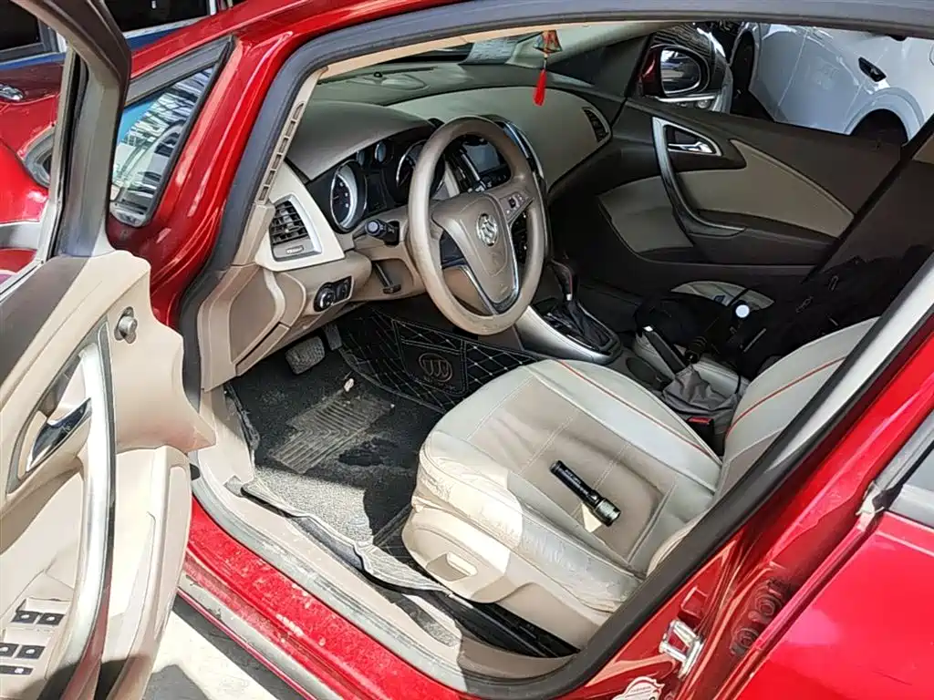 Buick Excelle 2013 GT 1.6L Automatic Fashion Edition фото 16